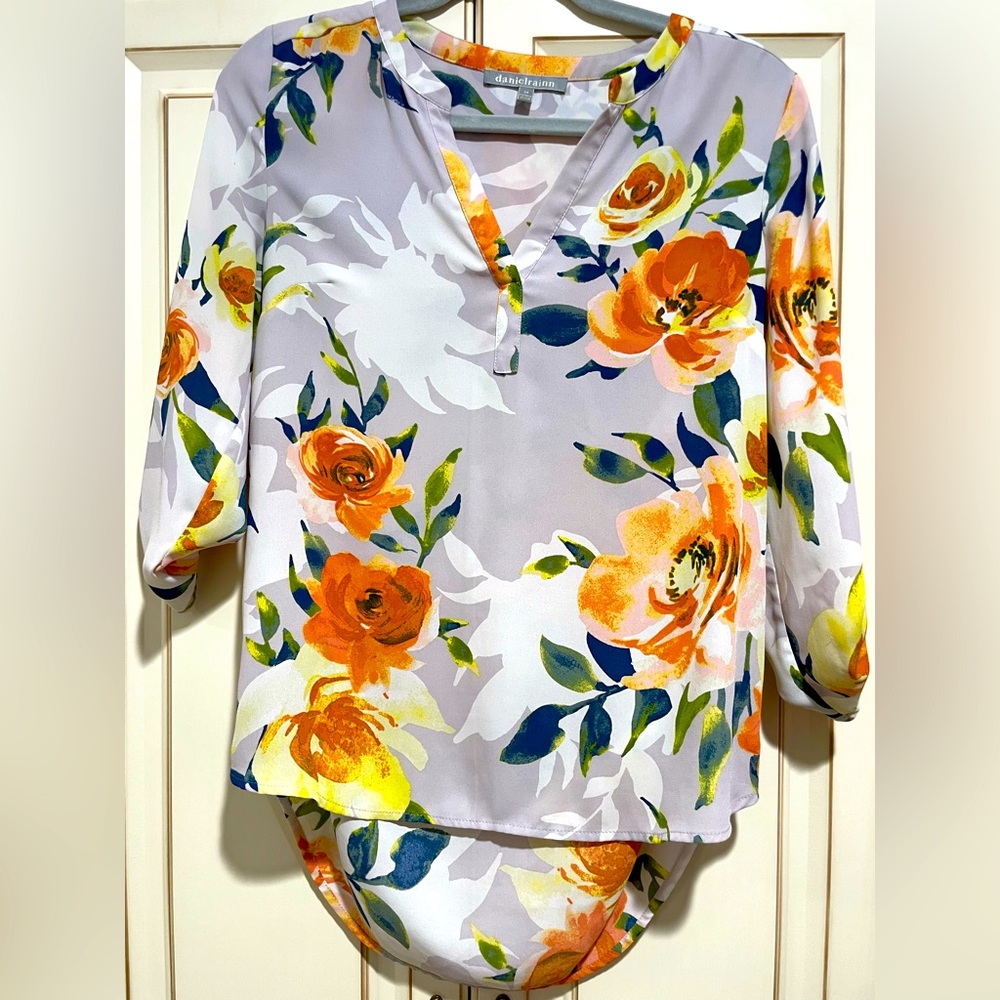 Daniel Rainn Floral XS 3/4 Sleeve Blouse
